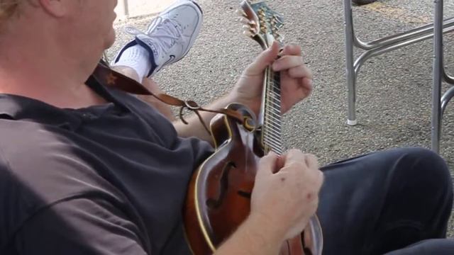 KI4PRK Getting it done Banjo style @ Dayton Hamvention 2011 смотреть онлайн