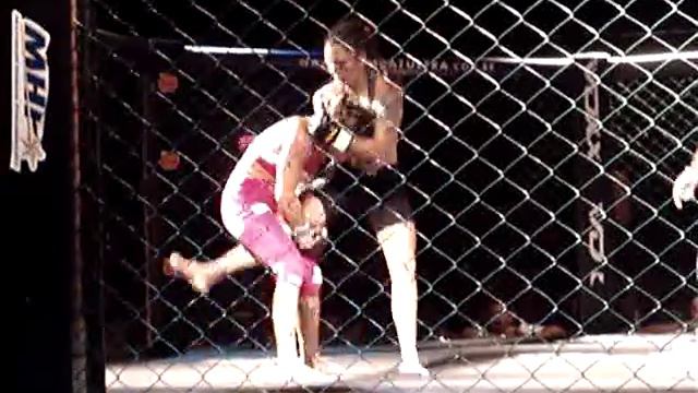 x combat carina damm vs kalindra r02 смотреть онлайн