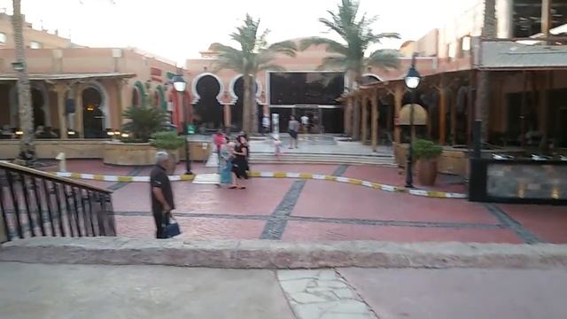 Красивая территория отеля Sea Beach Aqua Park. Шарм-Эль-Шейх. Солнечный Египет :) смотреть онлайн