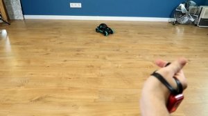 Танк стреляюций шариками орбиз с необычным пультом управления!