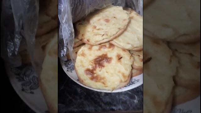 Зацвела розовидная герань/ Суп из молодой крапивы/Подготовка к РАДОНИЦЕ/Стряпаем перепечи и шанежки смотреть онлайн