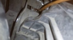 Открыть капот BMW X5 E70.