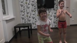 Из-за леса, из-за гор едет дедушка Егор.