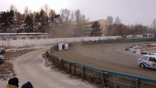 Crash car racing track Omsk Russia 2014 смотреть онлайн
