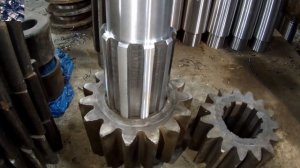 Быстрое нарезание шлицов самодельной скоростной фрезой.