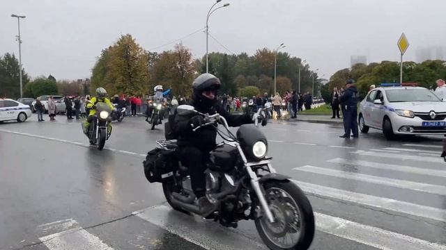 Закрытие мотосезона Екатеринбург. 30.09.2023 проезд колонны. смотреть онлайн