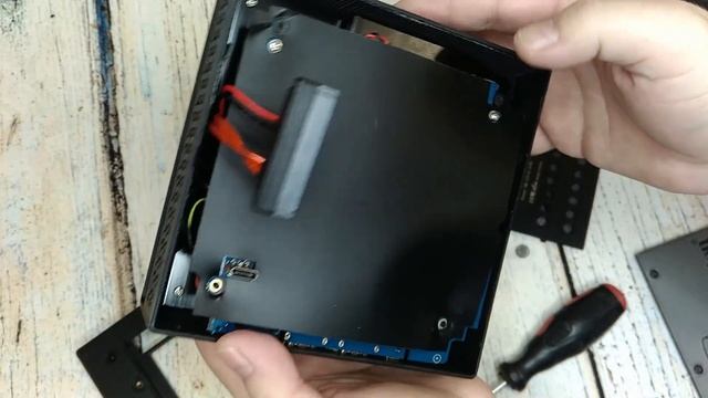 Mini PC Chatreey AC1-Z Бюджетное решение на два монитора с поддержкой 4K Разборка и Распаковка