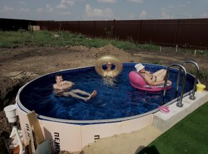 Устанавливаю бассейн Лагуна на своём участке