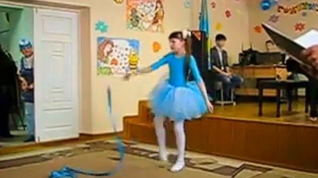 танец с лентой. смотреть онлайн