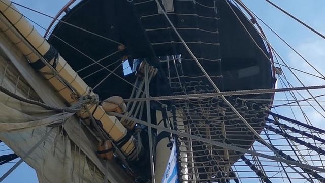 "Полтава" и современные реплики парусников смотреть онлайн