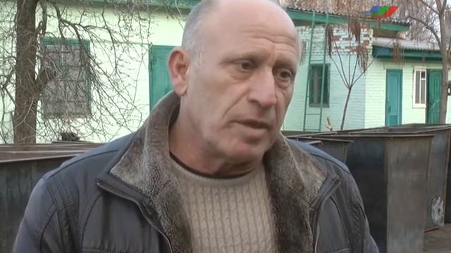 Сто мусорных баков для Харцызска.