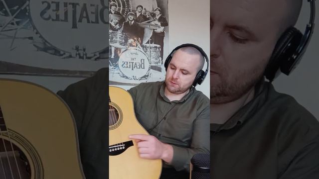 Yamaha Ll16 Vs Yamaha FG5