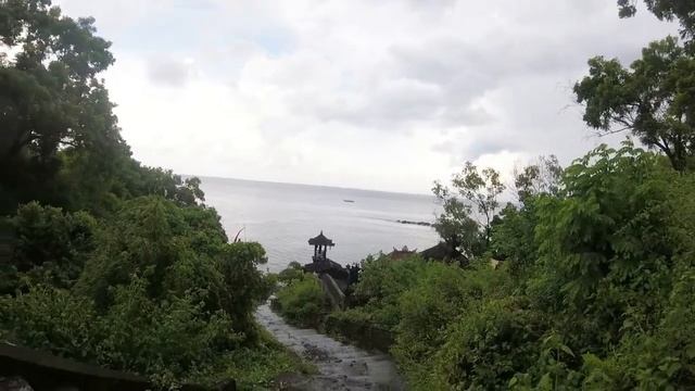 пляж Tulamben о.Бали коралловый сад мрачное место...?? смотреть онлайн