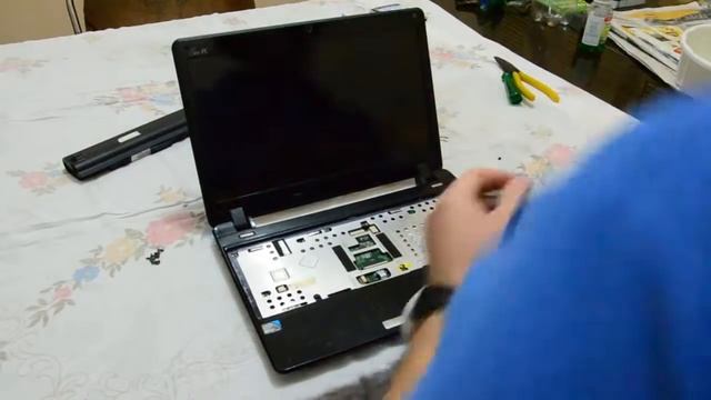 Assemble Tutorial For Asus Eee PC 1201 Seashell HD IT