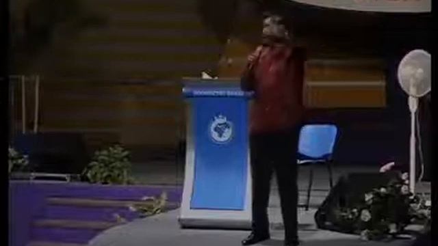 Сандей Аделаджа. 32. 24.06.2004. Господь застроит вековые пустыни смотреть онлайн