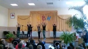 Танец под песню «Я не считаю минуты, я не считаю года»