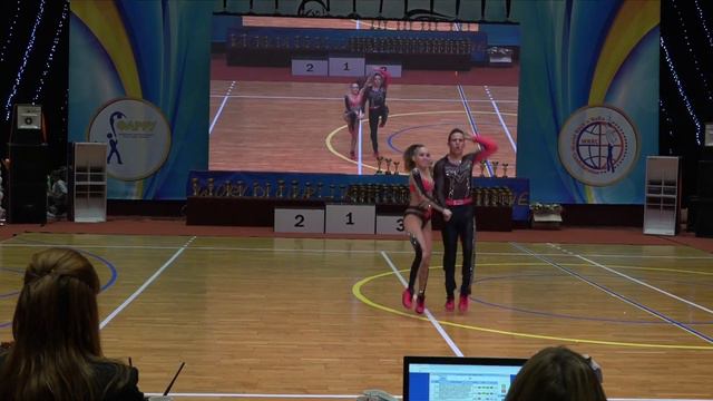 Josua Gall - Vivien Kressebuch (Akrobatik)