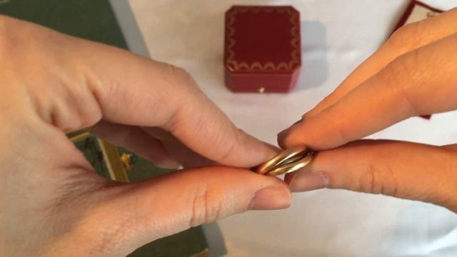 Cartier Trinity Ring Review | 3 Bands | Pink, Yellow, White Gold, Trinity Collection Explained смотреть онлайн