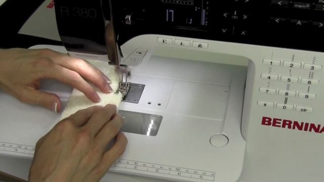 Bernina 380 20 Stretch Overlock or Toweling Stitch смотреть онлайн