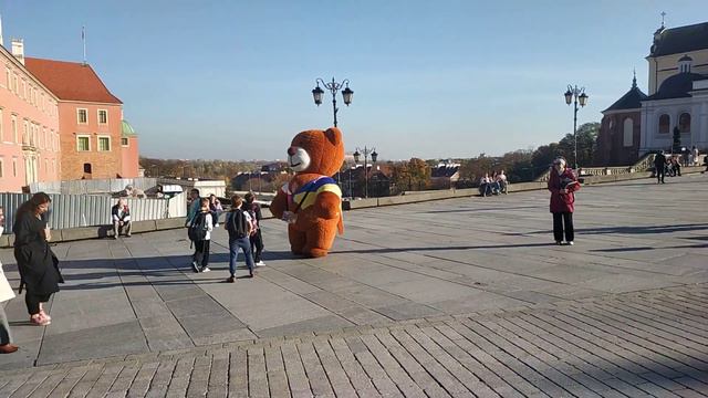 площадь перед Королевским дворцом,старый город,Варшава🇵🇱 смотреть онлайн