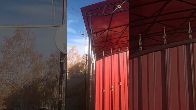 Кованый навес с красным поликарбонатом. смотреть онлайн