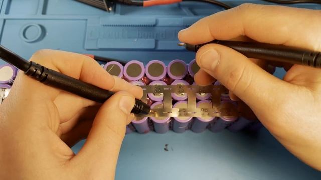 Сборка аккумулятора из 18650 12v Li-ion 20Ач и его тесты смотреть онлайн