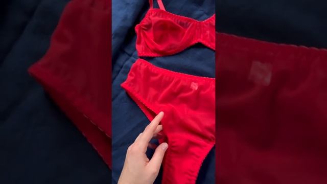 Огненно-красный комплект белья? смотреть онлайн