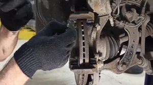 Замена тормозных колодок на Фольксваген туарег 2008г.