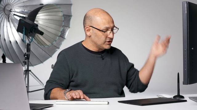 How to setup and use a graphics tablet with Photoshop - Wacom Intuos Pro смотреть онлайн