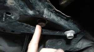 Toyota Corolla 2004 г Замена сайлентблоков переднего рычага , нюансы с задними тормозными шлангами