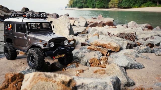 Classic, Vintage, A Legend!! Toyota FJ40 Land Cruiser | TRX4 смотреть онлайн
