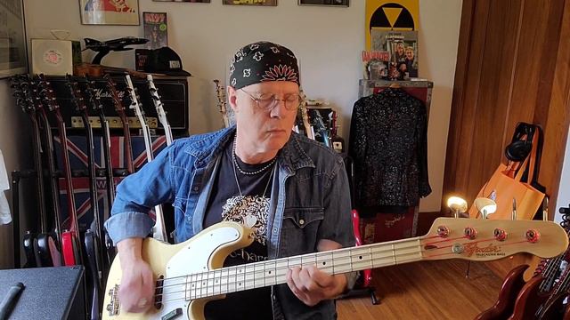 "1968" Relic Ronnie Wood Fender Telecaster Bass. #fenderprecisionbass #ronwood #rodstewart смотреть онлайн
