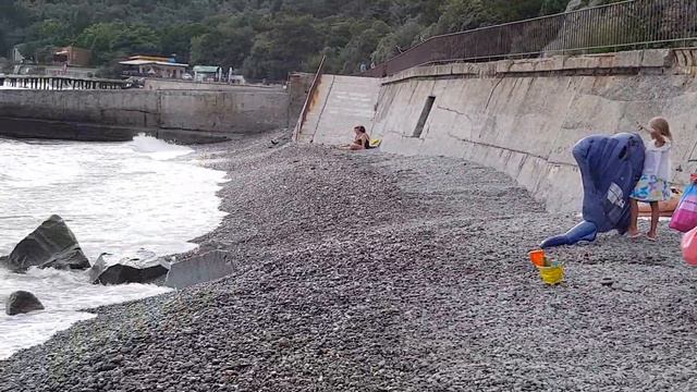отдых в Ялте, Мыс Мартьян, водичка отличная, чистая 6.7.2021г., подпишись на наш канал! смотреть онлайн