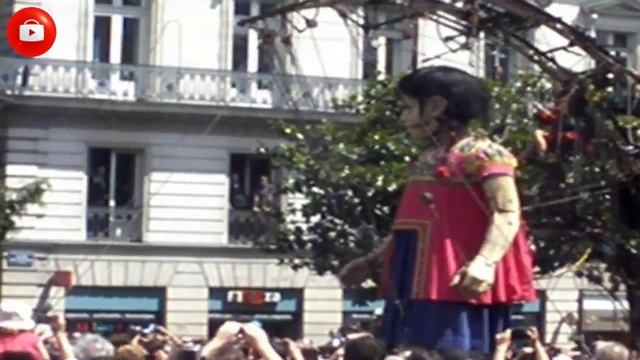 ГРАНДИОЗНЫЙ ПРАЗДНИК В НАНТЕ ВО ФРАНЦИИ / HOLIDAY IN FRANCE смотреть онлайн