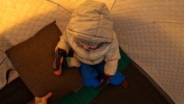 -12°C. Папа с дочкой на отдыхе. Ледяная река и морозная свежесть. Семейный кемпинг. смотреть онлайн