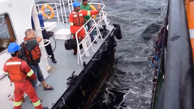 Десантирование на краболов "Капитан Басов". смотреть онлайн