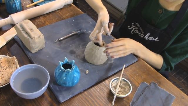 Урок лепки посуды из глины для начинающих гончаров от Арины Гончар смотреть онлайн