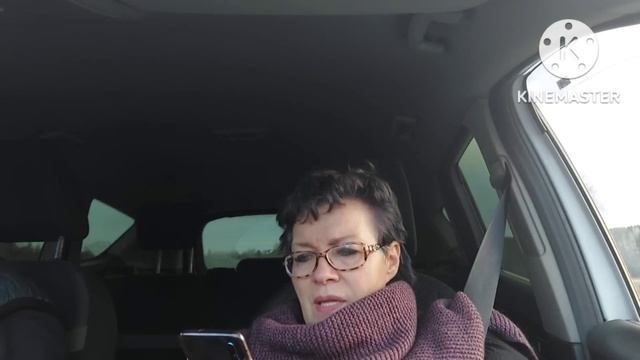 1404. Дома?? Муж перетягивает диваны, жена песни пишет, а внук пытается их петь... смотреть онлайн