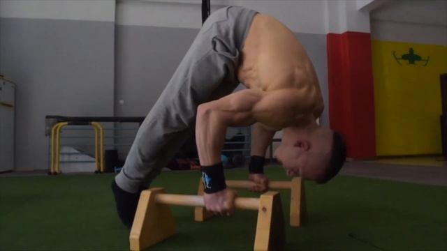 TOP 10 Calisthenics Exercises