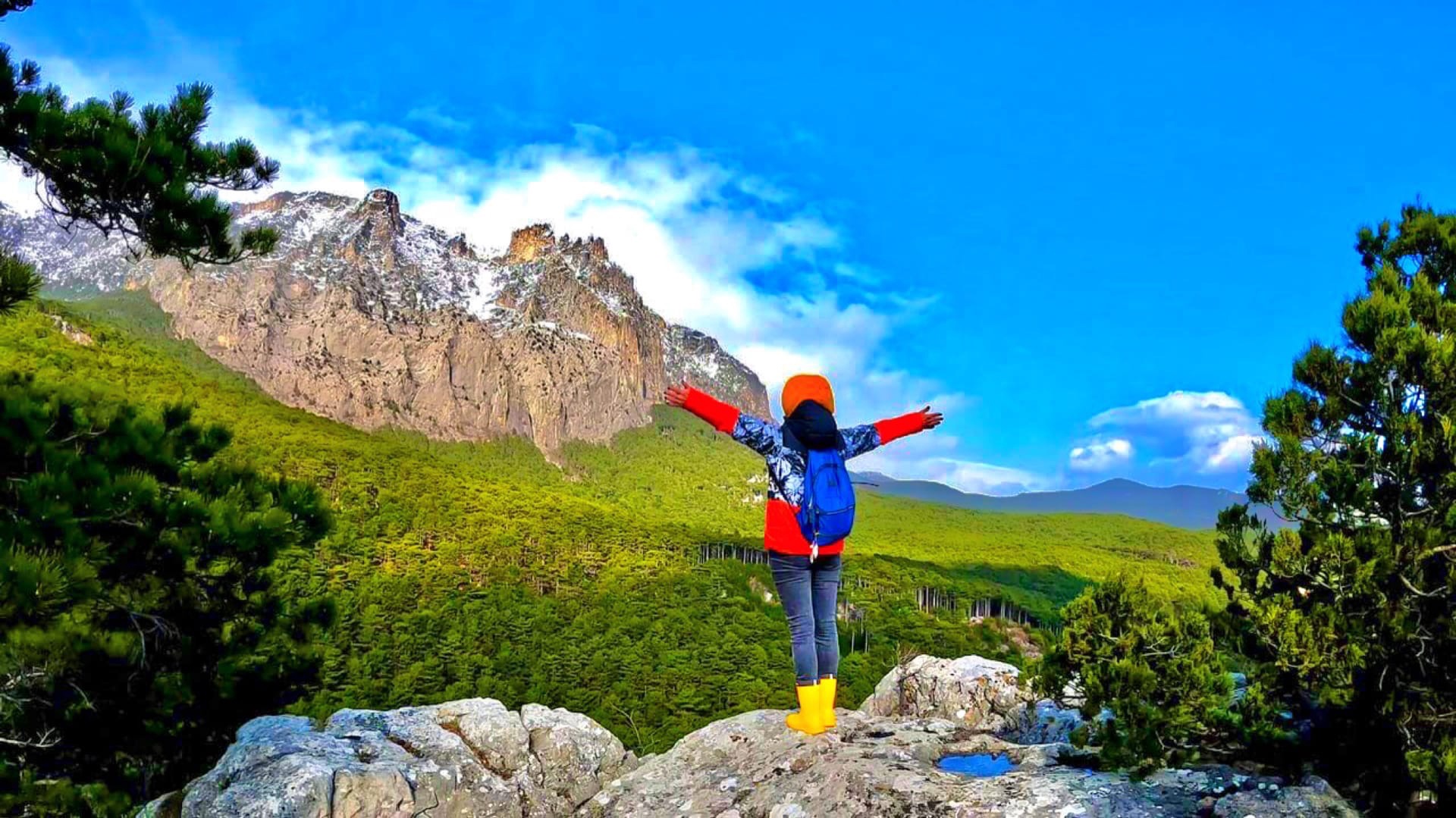ЯЛТА 10 марта СНЕГ! Город ЗАМЕЛО. Набережная, новости. Реконструкция пл. Советская. Крым ВЕСНА смотреть онлайн