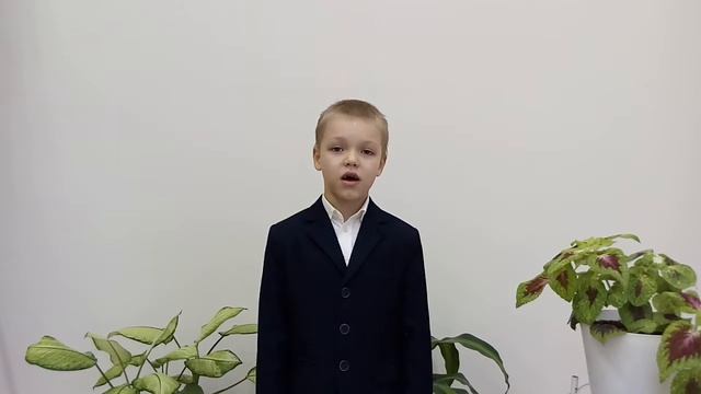 Страна читающая — Роман Сидоренко читает произведение «Ворона и Лисица» И. А. Крылова смотреть онлайн