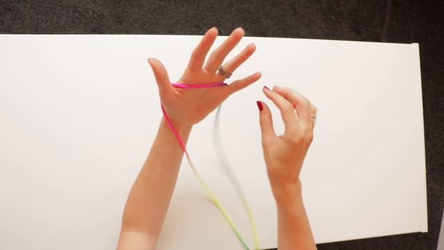 STRING TRICKS: PARACHUTE! String Figure Step By Step - Ztringz смотреть онлайн