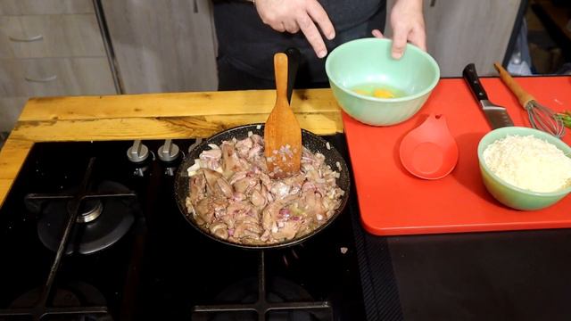 Αυτή η συνταγή είναι πάνω απο 50 χρόνων. Ομελέτα με Συκωτάκια Κοτόπουλου και Τυρί. смотреть онлайн