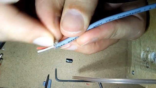 Стрипер, снятие изоляции смотреть онлайн