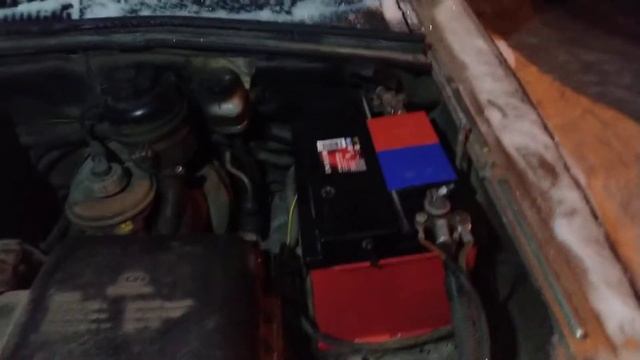 Аккумулятор с обратной полярностью в Ниву Шевроле - легко! Длина проводов позволяет. смотреть онлайн