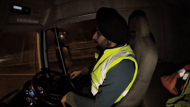 Scope in truck driver job in uk ?? | Earn 1000 pounds per week | Rohit Kamboj Tracker смотреть онлайн