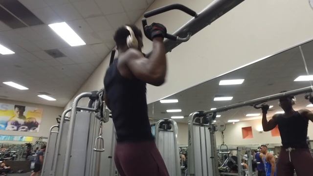 A Day in the Gym | Male Model Workout смотреть онлайн