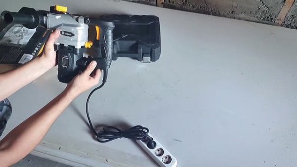 Перфоратор Deko. Отзыв спустя год использования