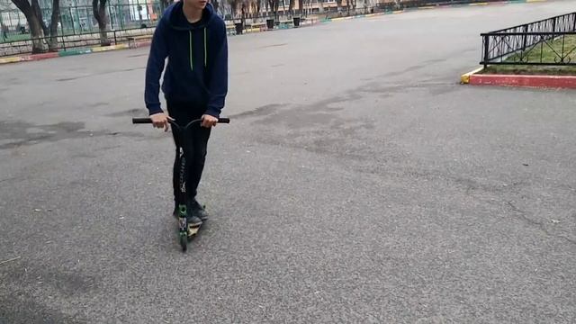 САМОКАТЕР УПАЛ И РАЗБИЛСЯ НАСМЕРТЬ смотреть онлайн