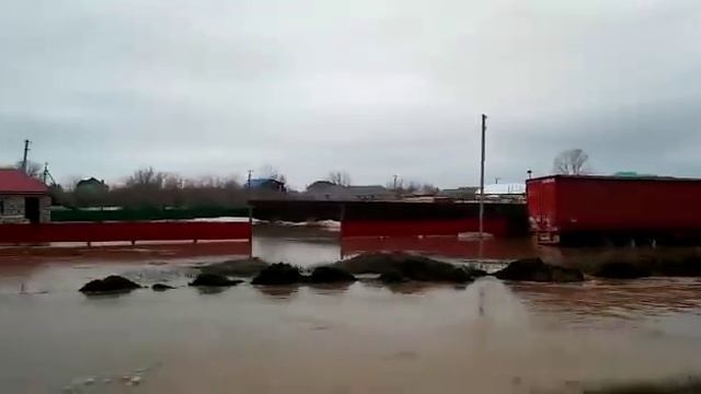 Паводок в районе 12 мкр, дачи смотреть онлайн